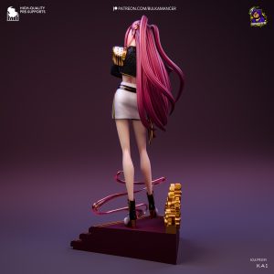 Mira, Melodía de la Justicia . Elegancia Táctica y Poder en Escena: imagen 5