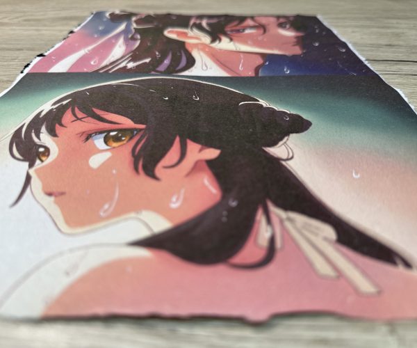 Lámina Artística: El Secreto de la Boticaria y el Rostro de la Corte - Ilustración Fanart en Papel Artesanal